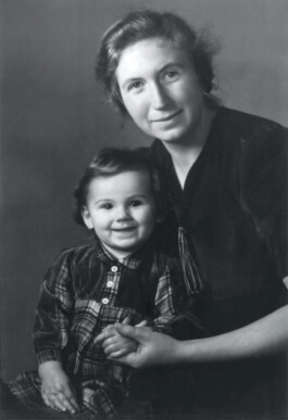 Anna Sämann mit ihrer Tochter Katharina, 1945 oder 1946 trotzdem da! Ein Projekt der Gedenkstätte Lager Sandbostel, 2024