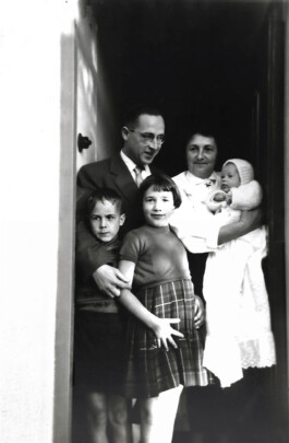 Familie Maas, Oktober 1956 trotzdem da! Ein Projekt der Gedenkstätte Lager Sandbostel, 2024