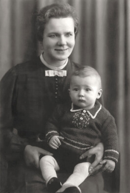 Elisabeth Schneider mit ihrem Sohn Hans, 1943 oder 1944 trotzdem da! Ein Projekt der Gedenkstätte Lager Sandbostel, 2024