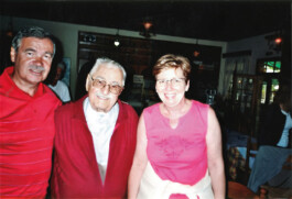 Hannes und seine Frau beim ersten Treffen mit seinem Vater, 2006 trotzdem da! Ein Projekt der Gedenkstätte Lager Sandbostel, 2024