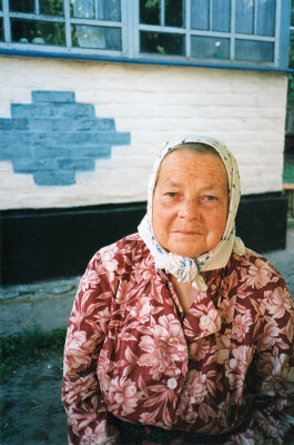 Antons Mutter Warga in Woroniwka, 1993 trotzdem da! Ein Projekt der Gedenkstätte Lager Sandbostel, 2024