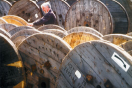 Heinz-Dieter Nehls an seinem Arbeitsplatz in Schwerin, 1990er-Jahre trotzdem da! Ein Projekt der Gedenkstätte Lager Sandbostel, 2024